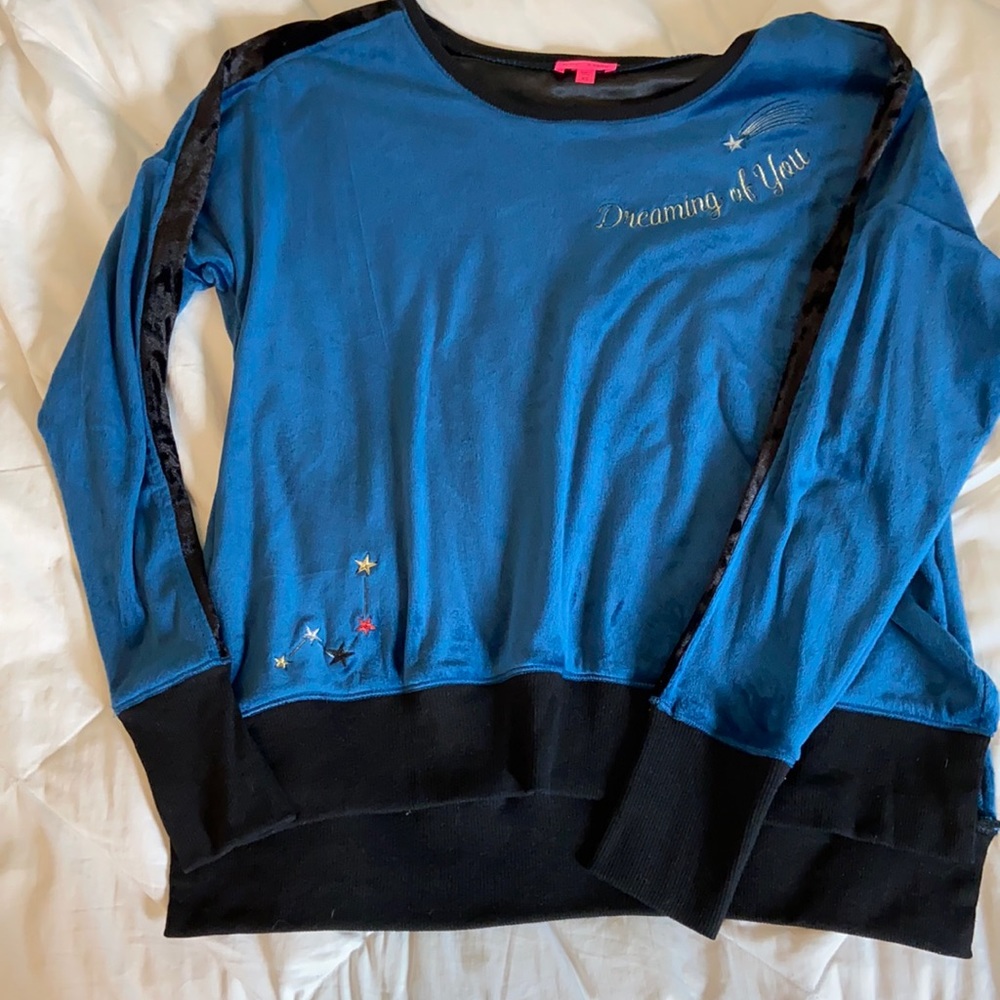 Betsey Johnson XS sleep top NWOT